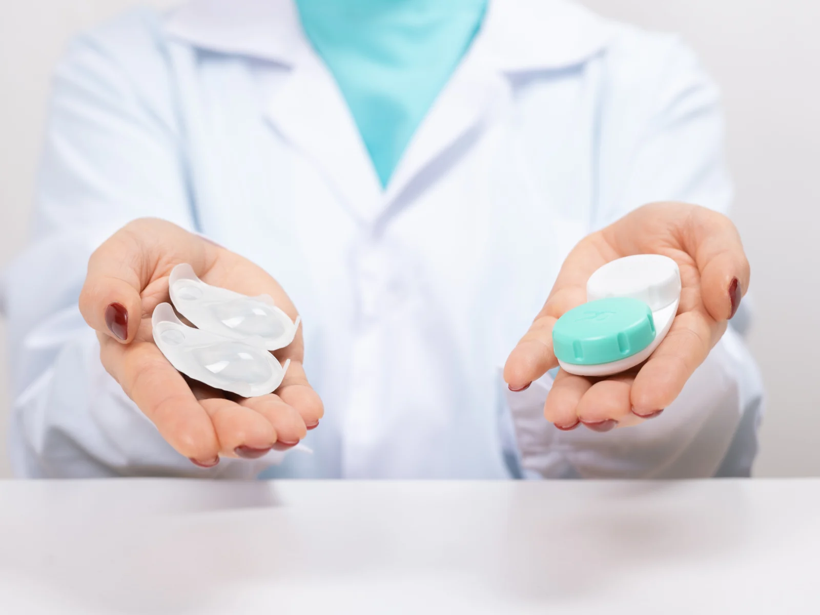 Contact Lens Battle: Daily vs Monthly Budget Hack 10 Daily vs. Monthly Contact Lenses: Which is Better?