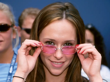 Y2K Glasses: Why Early 2000s Fashion Is Back