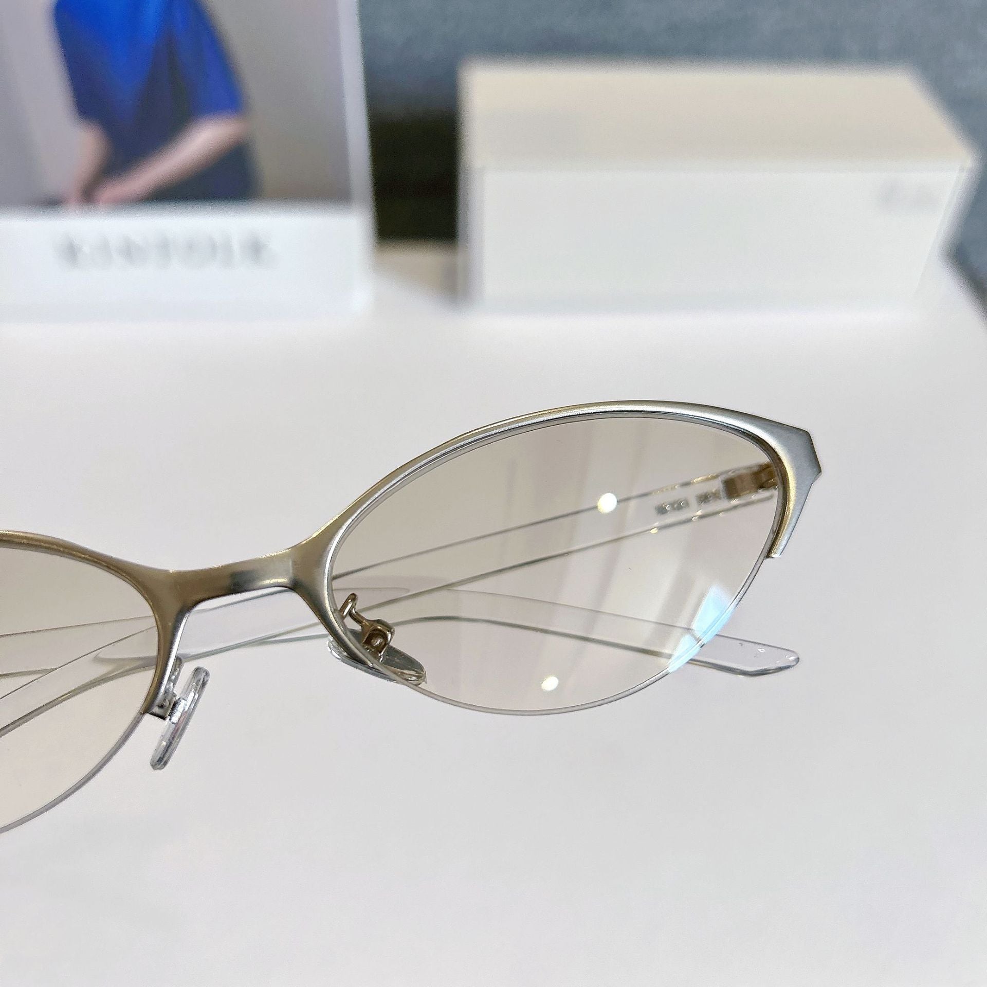 Vintage Metal Narrow Cat-Eye Sunglasses VK2422